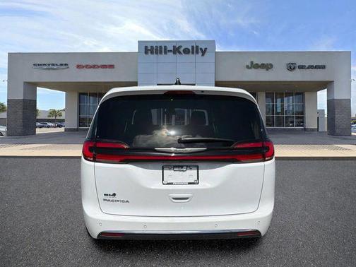 Bright White Clearcoat 2025 Chrysler Pacifica L