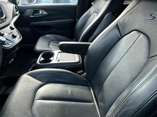 2020 Chrysler Pacifica Touring-L Plus