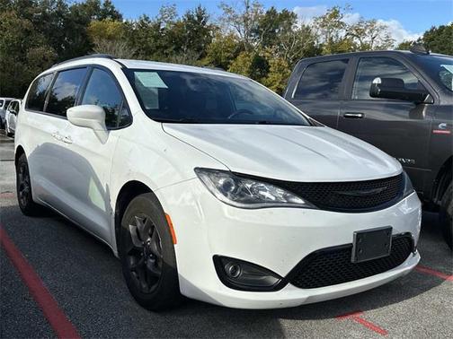 2020 Chrysler Pacifica Touring-L Plus