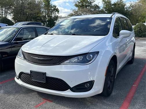 2020 Chrysler Pacifica Touring-L Plus