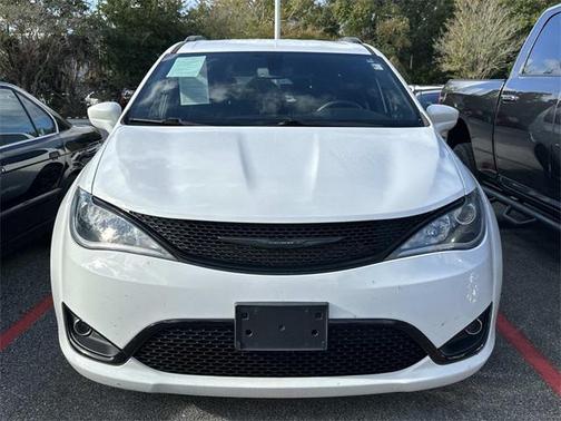 2020 Chrysler Pacifica Touring-L Plus
