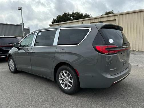 2025 Chrysler Pacifica L