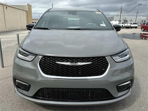 2025 Chrysler Pacifica L