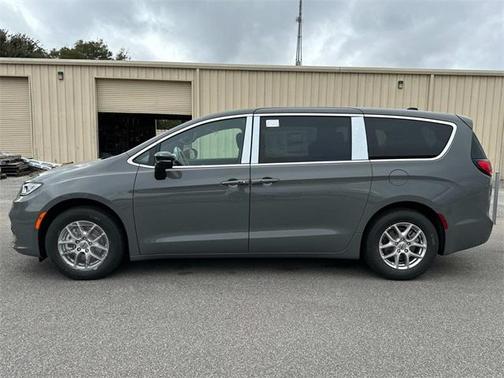 2025 Chrysler Pacifica L