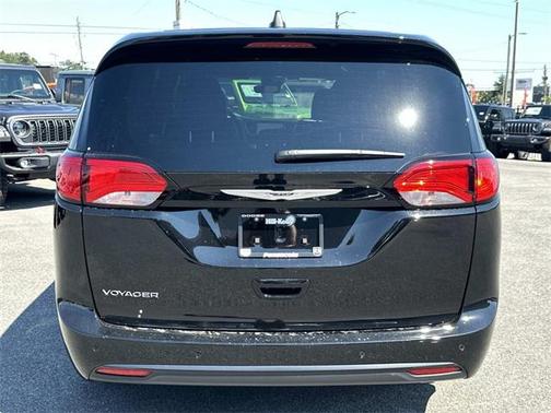 2026 Chrysler Voyager LX