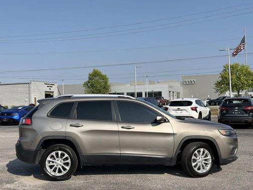 Light Brownstone Pearlcoat 2021 Jeep Cherokee Latitude