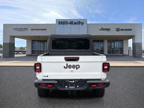 Bright White Clearcoat 2026 Jeep Gladiator Rubicon