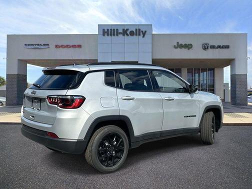 Silver Zynith Metallic Clearcoat 2026 Jeep Compass Latitude