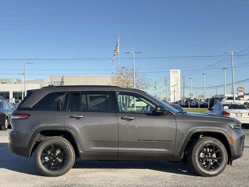 2026 Jeep Grand Cherokee Altitude