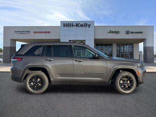 Baltic Gray Metallic Clearcoat 2026 Jeep Grand Cherokee Altitude