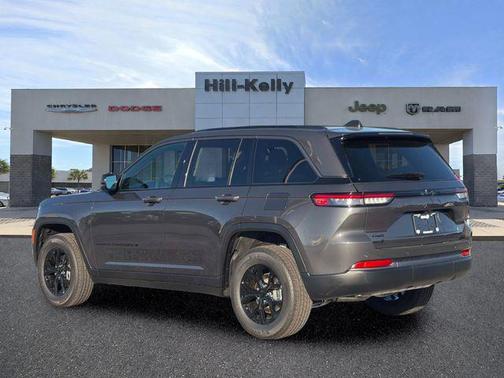 Baltic Gray Metallic Clearcoat 2026 Jeep Grand Cherokee Altitude