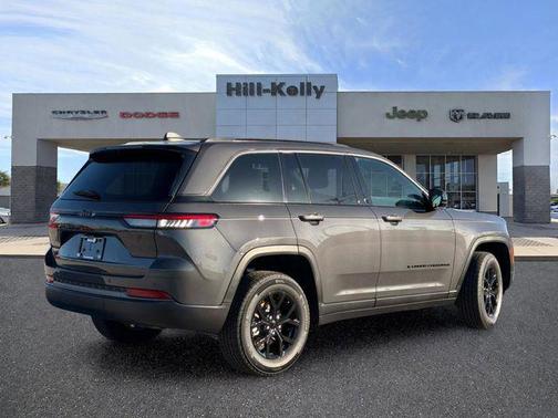 Baltic Gray Metallic Clearcoat 2026 Jeep Grand Cherokee Altitude