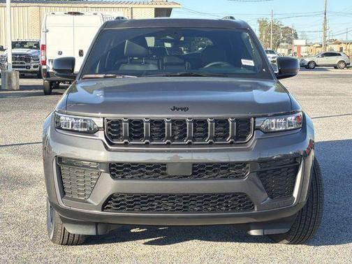 2026 Jeep Grand Cherokee Altitude