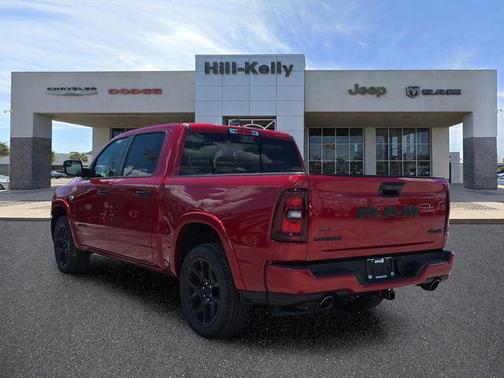 Molten Red Pearlcoat 2026 RAM 1500 Laramie