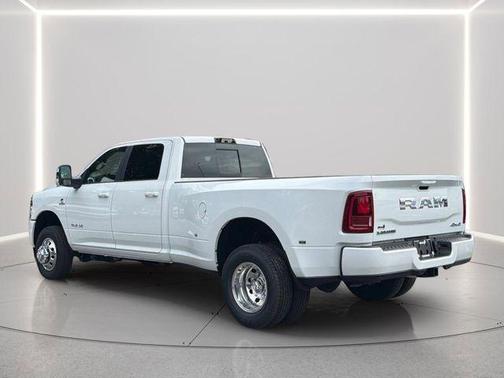 Bright White Clearcoat 2026 RAM 3500 Laramie Crew Cab 4x4 8' Box