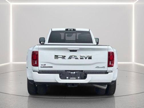 Bright White Clearcoat 2026 RAM 3500 Laramie Crew Cab 4x4 8' Box