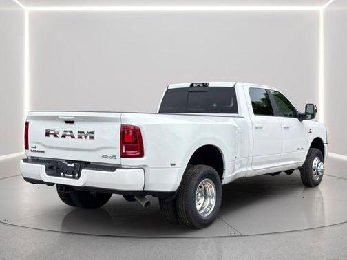 Bright White Clearcoat 2026 RAM 3500 Laramie Crew Cab 4x4 8' Box