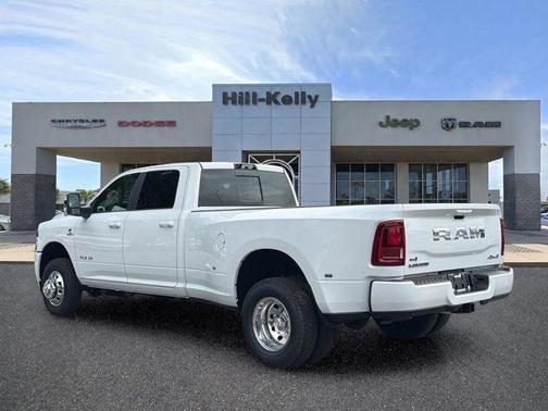 Bright White Clearcoat 2026 RAM 3500 Laramie Crew Cab 4x4 8' Box