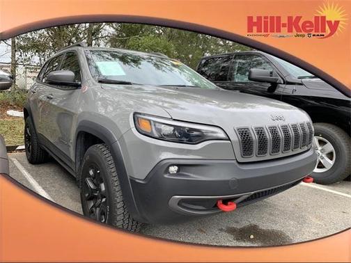 Photo 1 of 6 of 2019 Jeep Cherokee Trailhawk