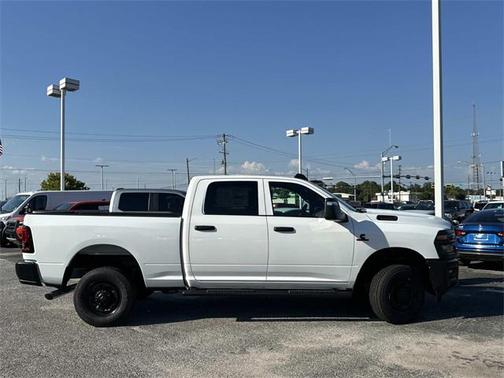 2025 RAM 2500 Tradesman Crew Cab 4x4 6'4' Box