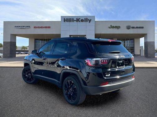 Diamond Black Crystal Pearlcoat 2026 Jeep Compass Latitude