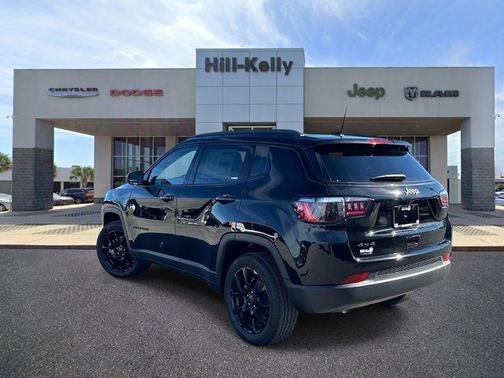 Diamond Black Crystal Pearlcoat 2026 Jeep Compass Latitude
