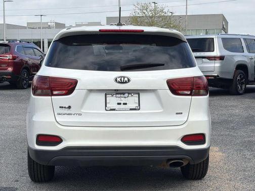 Snow White Pearl 2020 Kia Sorento LX