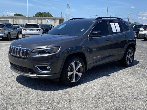 Granite Crystal Metallic Clearcoat 2022 Jeep Cherokee Limited