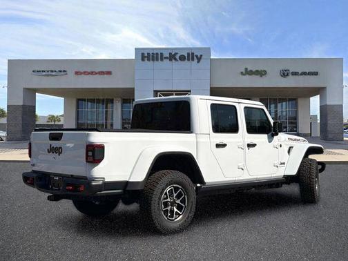 Bright White Clearcoat 2026 Jeep Gladiator Rubicon