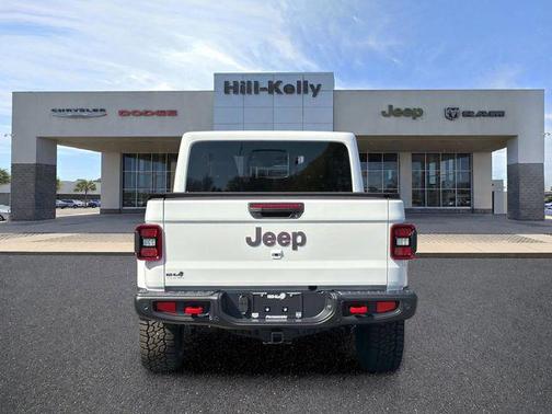 Bright White Clearcoat 2026 Jeep Gladiator Rubicon
