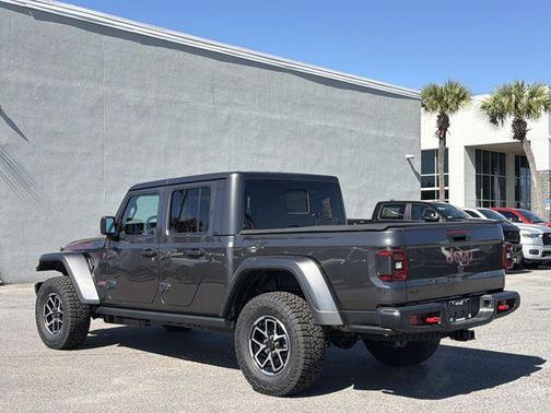 Granite Crystal Metallic Clearcoat 2026 Jeep Gladiator Rubicon