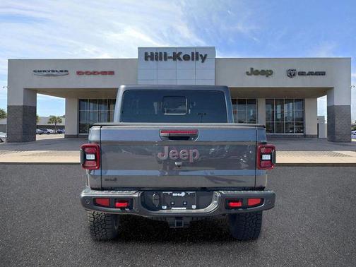 Granite Crystal Metallic Clearcoat 2026 Jeep Gladiator Rubicon