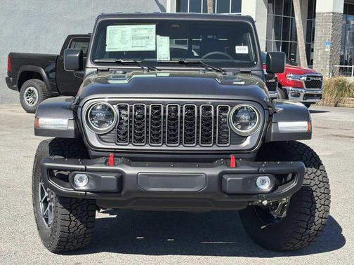 Granite Crystal Metallic Clearcoat 2026 Jeep Gladiator Rubicon