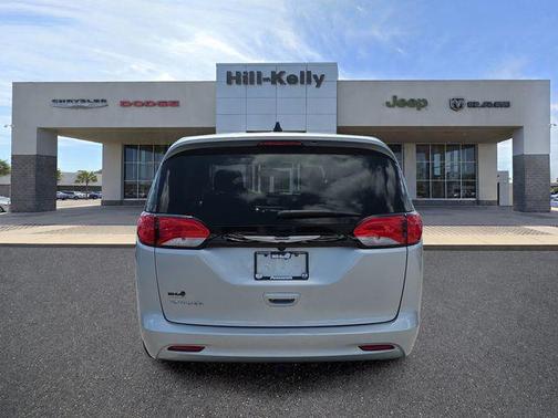 Silver Mist Clearcoat 2023 Chrysler Voyager LX