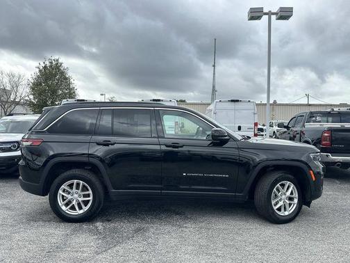 2024 Jeep Grand Cherokee Laredo