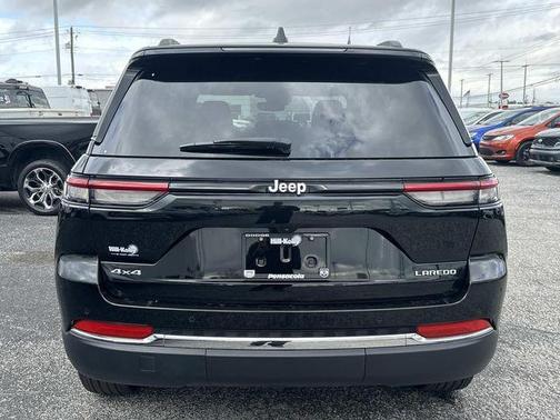 2024 Jeep Grand Cherokee Laredo
