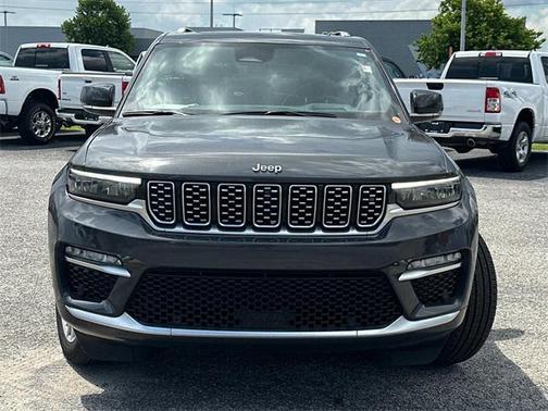 2022 Jeep Grand Cherokee Summit