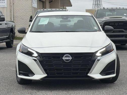 Glacier White 2025 Nissan Altima 2.5 SV