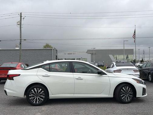 Glacier White 2025 Nissan Altima 2.5 SV