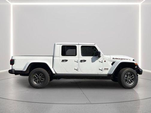 Bright White Clearcoat 2026 Jeep Gladiator Mojave 4x4
