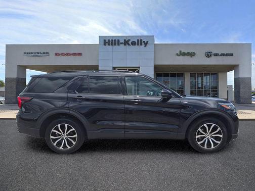 Black Metallic 2025 Ford Explorer ST-Line