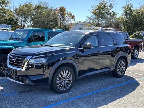 2023 Nissan Pathfinder SL FWD