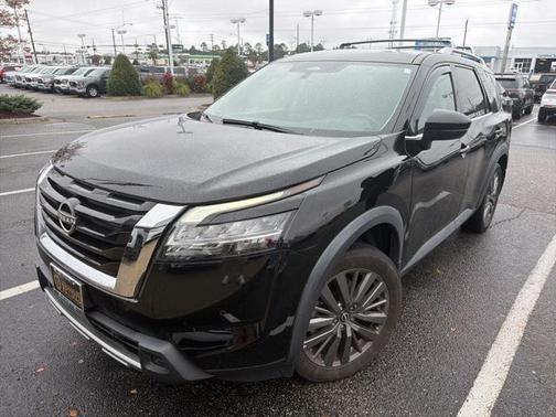 2023 Nissan Pathfinder SL FWD