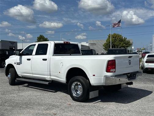 2017 RAM 3500 Tradesman Crew Cab 4x4 8' Box