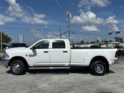 2017 RAM 3500 Tradesman Crew Cab 4x4 8' Box