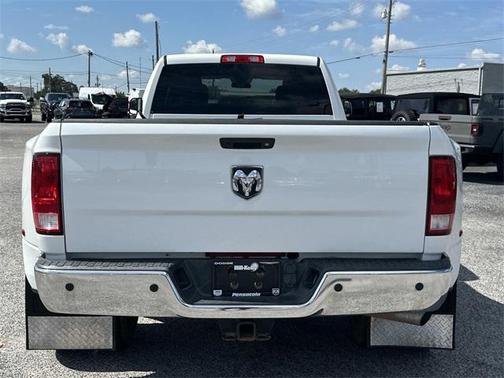 2017 RAM 3500 Tradesman Crew Cab 4x4 8' Box