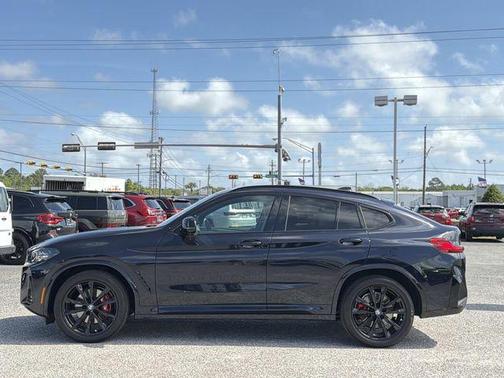 2025 BMW X4 xDrive30i