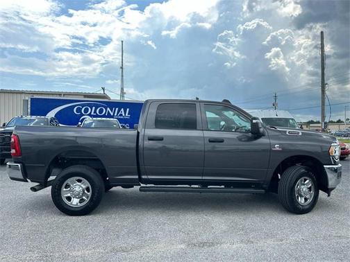 2024 RAM 2500 Tradesman Crew Cab 4x4 6'4' Box