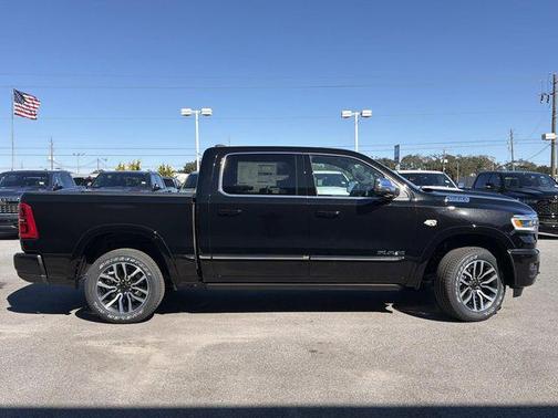 Diamond Black Crystal Pearlcoat 2026 RAM 1500 Limited