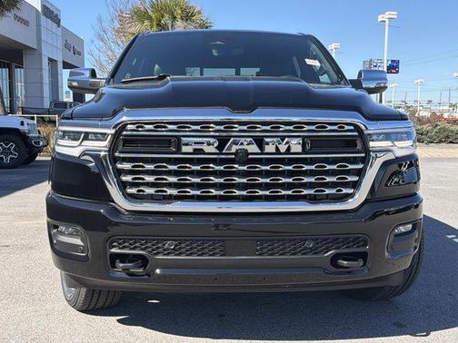 Diamond Black Crystal Pearlcoat 2026 RAM 1500 Limited